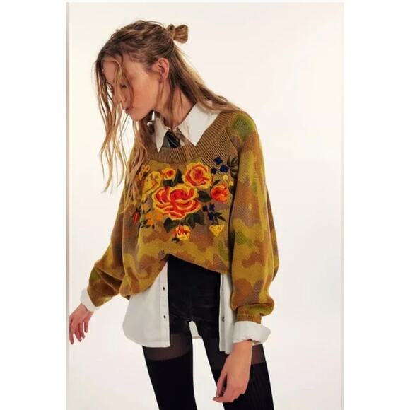Free People Camo Rose Pullover Sweater XS NEW